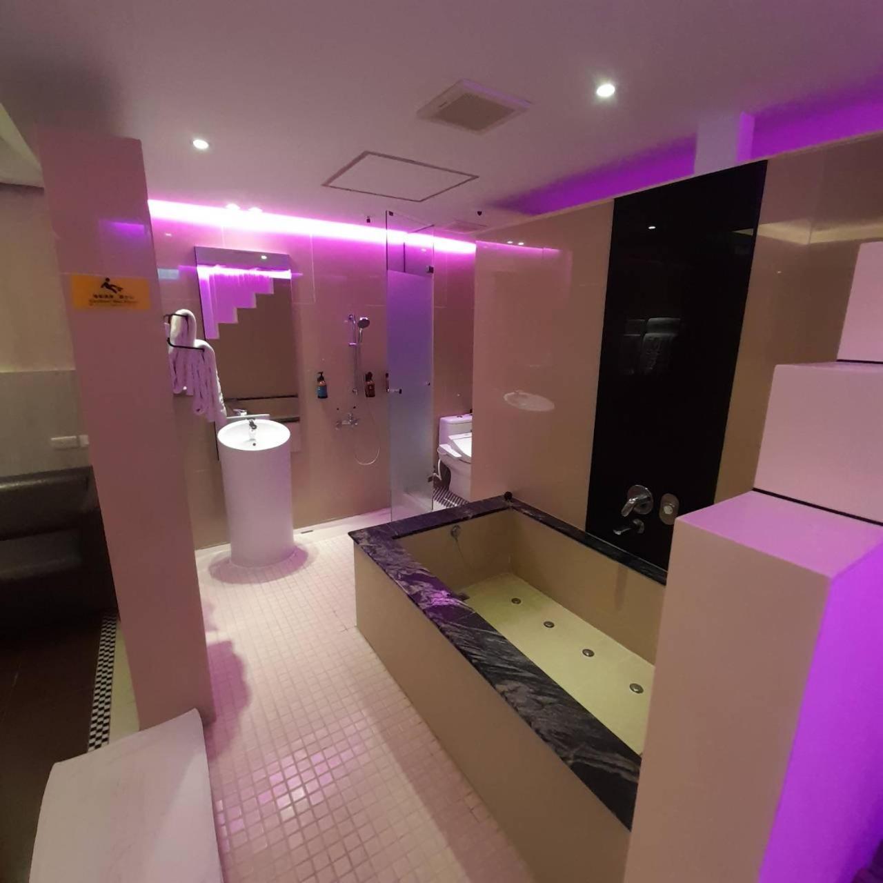 King Motel王者 桃園市旅館177號 Exterior photo
