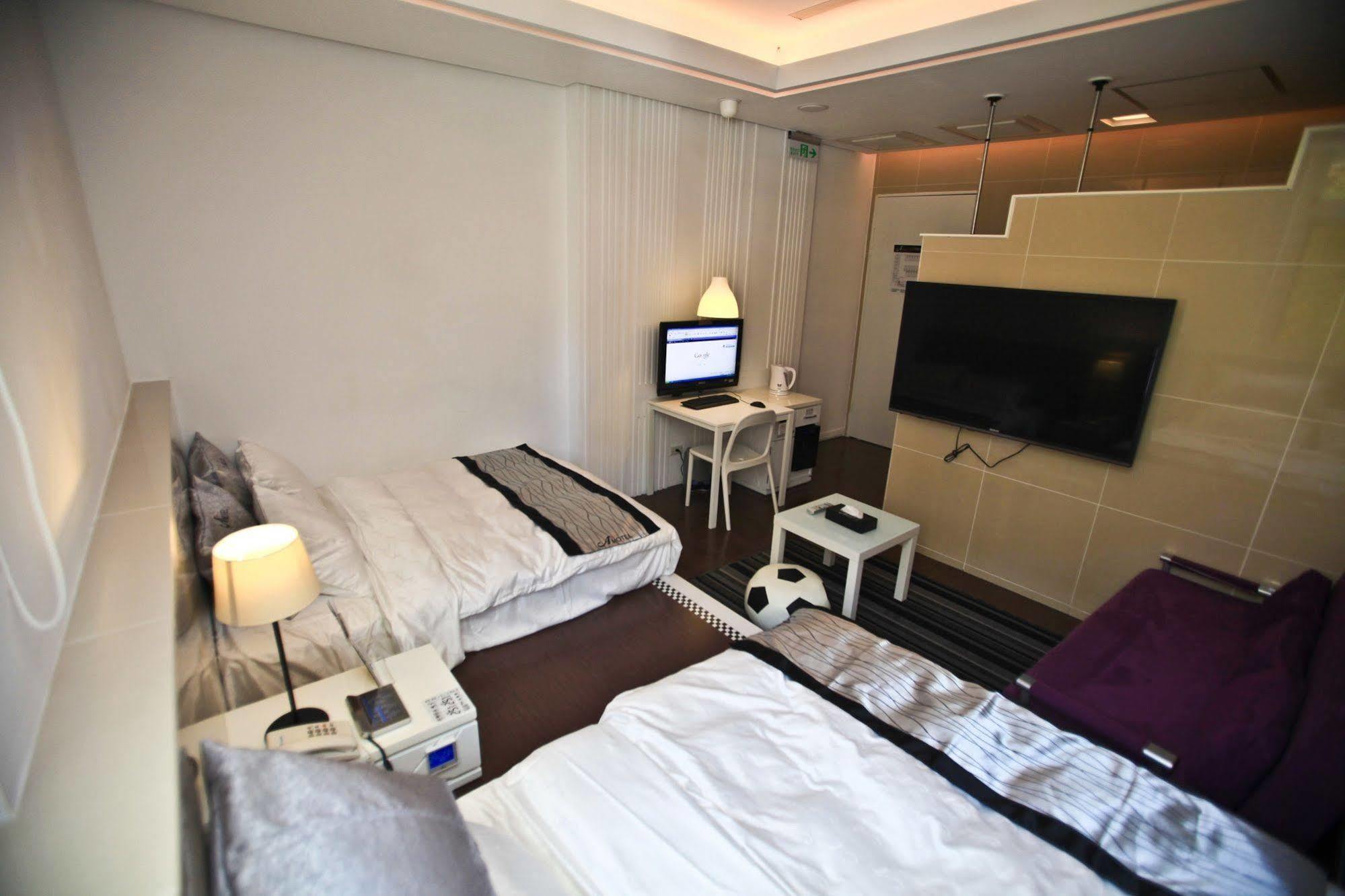 King Motel王者 桃園市旅館177號 Exterior photo
